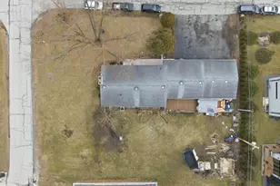 810 N Cherry St, Addison, IL 60101 - Photo 25