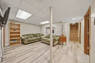 810 N Cherry St, Addison, IL 60101 - Photo 17