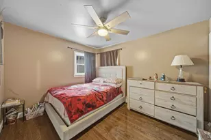 810 N Cherry St, Addison, IL 60101 - Photo 11