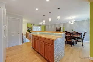 14 Wander Way, Lake in the Hills, IL 60156 - Photo 15