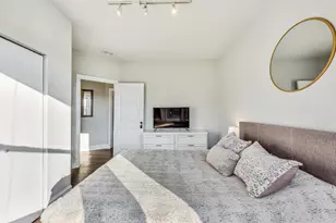 2541 N California Ave, Chicago, IL 60647 - Photo 11