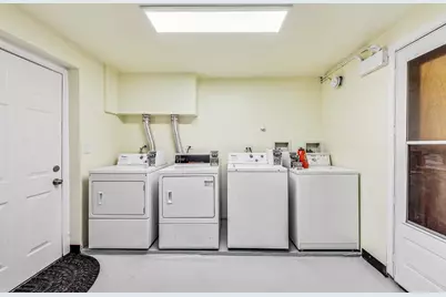 2541 N California Avenue #3, Chicago, IL 60647 - Photo 15