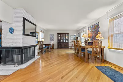 27052 W Lakeview Drive S, Lake Barrington, IL 60084 - Photo 3