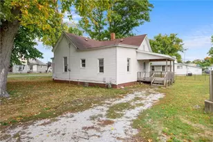 221 S Ohio St, Chrisman, IL 61924 - Photo 3