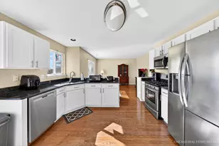 1404 Meadowsedge Ln, Carpentersville, IL 60110 - Photo 7