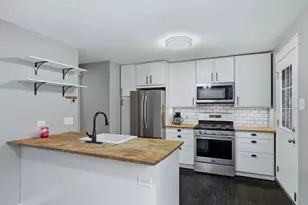 200 Linn Ct, North Aurora, IL 60542 - Photo 5