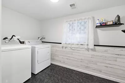 1120 Poplar Street, Lake in the Hills, IL 60156 - Photo 21