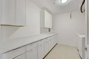 9201 Milwaukee Ave N, Niles, IL 60714 - Photo 11