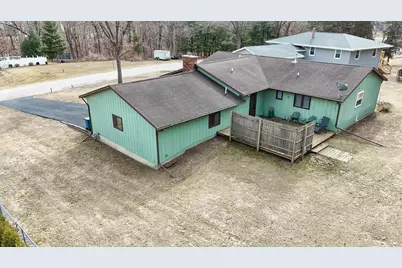 2235 Center Lane, Dixon, IL 61021 - Photo 3