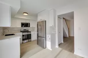 1834 Jamestown Cir, Hoffman Estates, IL 60169 - Photo 7