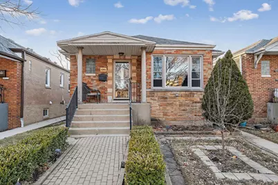 6104 N Kimball Avenue, Chicago, IL 60659 - Photo 1