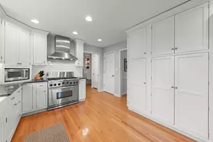 255 Grandview Ave, Glen Ellyn, IL 60137 - Photo 9