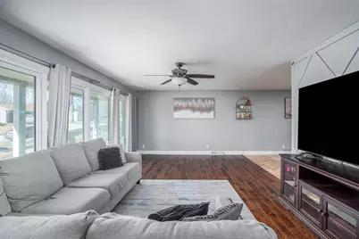 3225 28th Street Court, Rock Island, IL 61201 - Photo 9