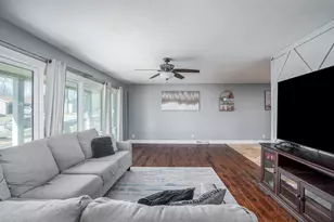 3225 28th St Ct, Rock Island, IL 61201 - Photo 9