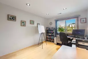 203 Albert Dr, Vernon Hills, IL 60061 - Photo 15