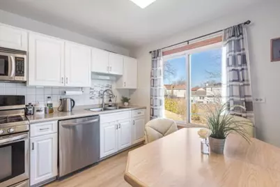 203 Albert Drive, Vernon Hills, IL 60061 - Photo 5