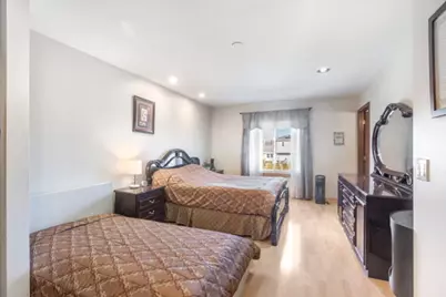 203 Albert Drive, Vernon Hills, IL 60061 - Photo 9