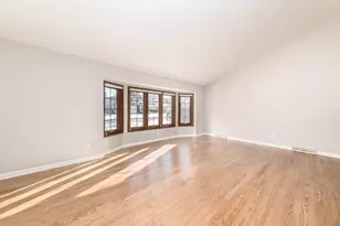 8332 N Knight Ave, Niles, IL 60714 - Photo 7