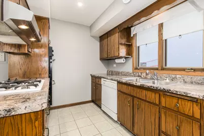 8332 N Knight Avenue, Niles, IL 60714 - Photo 13