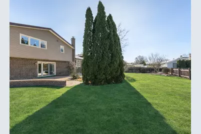 8332 N Knight Avenue, Niles, IL 60714 - Photo 31