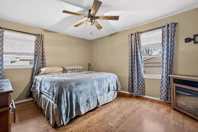 314 Plum Street, Lake in the Hills, IL 60156 - Photo 23