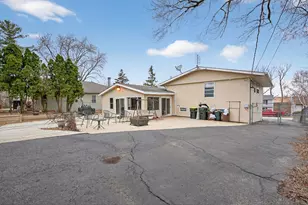 314 Plum St, Lake in the Hills, IL 60156 - Photo 27