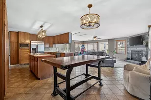 314 Plum St, Lake in the Hills, IL 60156 - Photo 9