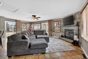 314 Plum St, Lake in the Hills, IL 60156 - Photo 5