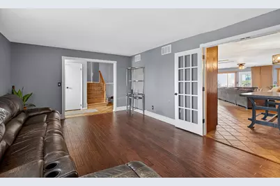 314 Plum Street, Lake in the Hills, IL 60156 - Photo 17