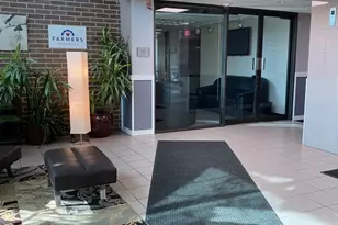 977 N Oaklawn Ave, Elmhurst, IL 60126 - Photo 3