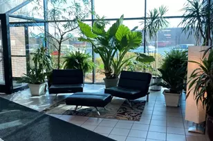 977 N Oaklawn Ave, Elmhurst, IL 60126 - Photo 5