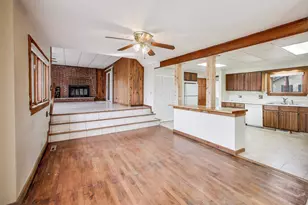 546 Thorndale Ave, Park City, IL 60085 - Photo 7