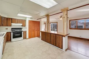 546 Thorndale Ave, Park City, IL 60085 - Photo 11