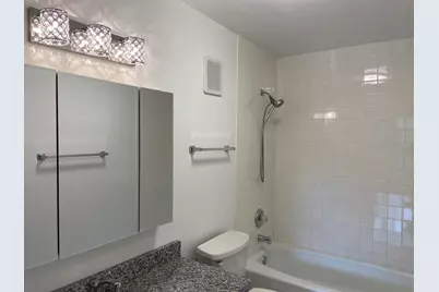 1605 E Central Road #410B, Arlington Heights, IL 60005 - Photo 5