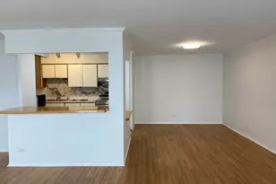 1605 E Central Rd, Arlington Heights, IL 60005 - Photo 13