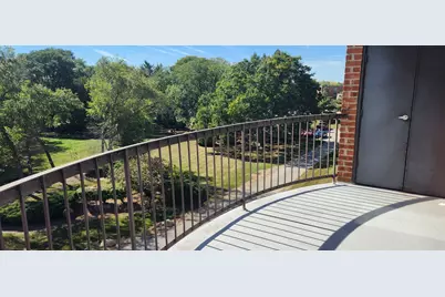 1605 E Central Road #410B, Arlington Heights, IL 60005 - Photo 17