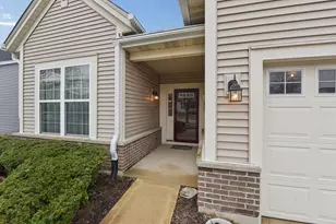 1104 Heathrow Ln, Aurora, IL 60502 - Photo 3