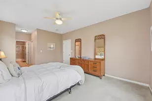 1104 Heathrow Ln, Aurora, IL 60502 - Photo 15