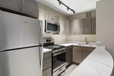 432 W Belmont Avenue #407, Chicago, IL 60657 - Photo 5