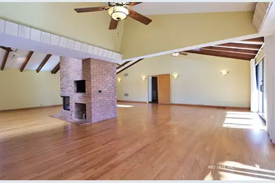 995 Norman Avenue, Gurnee, IL 60031 - Photo 7