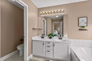 6421 Cherrywood Ct, Fox Lake, IL 60020 - Photo 19