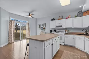 6421 Cherrywood Ct, Fox Lake, IL 60020 - Photo 11