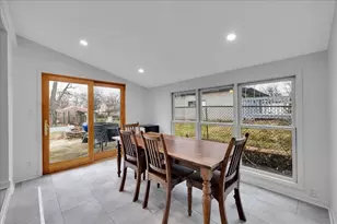 32 W Taylor Rd, Lombard, IL 60148 - Photo 13