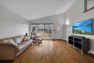 32 W Taylor Rd, Lombard, IL 60148 - Photo 3