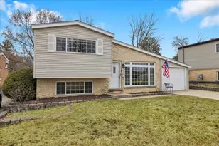 32 W Taylor Rd, Lombard, IL 60148 - Photo 1