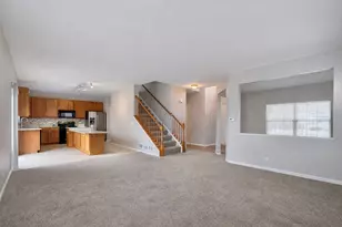 2310 Shiloh Dr, Aurora, IL 60503 - Photo 5