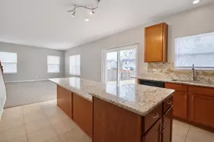 2310 Shiloh Dr, Aurora, IL 60503 - Photo 9