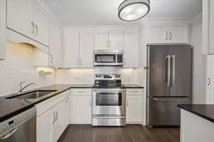 70 W Huron St, Chicago, IL 60654 - Photo 7