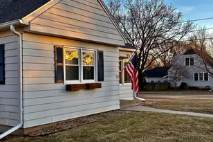 306 S Heaton St, Morrison, IL 61270 - Photo 3