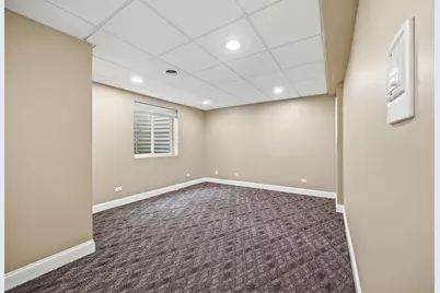 408 N White Deer Trail, Vernon Hills, IL 60061 - Photo 37